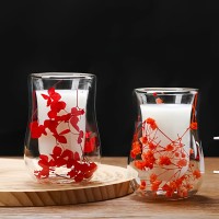 Carafe en verre borosilicate esthétique à motif floral, avec fleurs séchées, distributeur isotherme à double paroi, compatible lave-vaisselle et micro-ondes