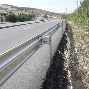 Barrière de sécurité routière W Rails de protection de poutre Route utilisée Sécurité routière en acier Garde-corps de route galvanisé - Product Image 3
