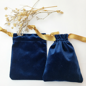 Bolsa de Regalo de Terciopelo de Alta Calidad de 7x9 cm con Cordón, al por Mayor, Tamaño Pequeño, Reciclable, para Joyería, Relojes, Gafas, Pendientes, Collares, Anillos - Product Image 4