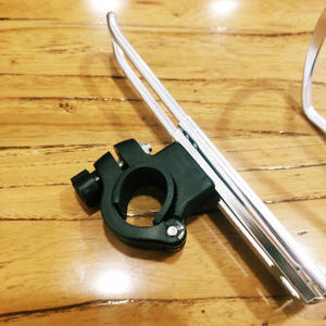 Adaptador para portabotellas de manillar de bicicleta de montaña, convertidor duradero de resina plástica negra, accesorio para montaje de botellas de agua - Product Image 1