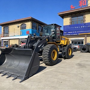 Chargeuse sur pneus XC956 PRO, directement de l'usine, moteur puissant et économe en énergie, pour travaux de terrassement et de construction - Product Image 5