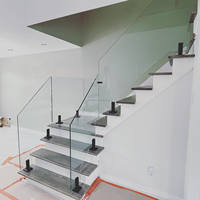 Système de balustrade en verre sans cadre Reilbu, poteau en verre en acier inoxydable noir brossé carré pour balcon, escalier, villa, hôtel