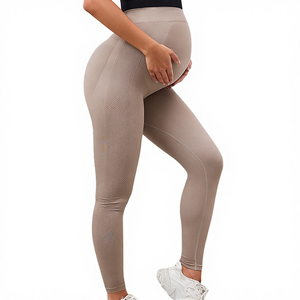 Leggings de Maternidad de Yoga sin Costuras, Ligeros, de Spandex/Nylon, Sólidos, con Efecto Scrunch en los Glúteos, Personalizados, de Cintura Alta, Holgados y de Longitud Completa - Product Image 3