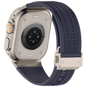 Bracelet de sport en silicone monochrome haut de gamme compatible avec Apple Watch Ultra / S11 - Product Image 3