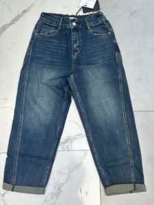 Jeans Larghi <span class=keywords><strong>Taglie</strong></span> <span class=keywords><strong>Forti</strong></span> per Donna, Jeans a <span class=keywords><strong>Vita</strong></span> Alta Stile Mom <span class=keywords><strong>con</strong></span> Fascia Elastica - <span class=keywords><strong>Pantaloni</strong></span> <span class=keywords><strong>in</strong></span> Denim Blu - Product Image 1