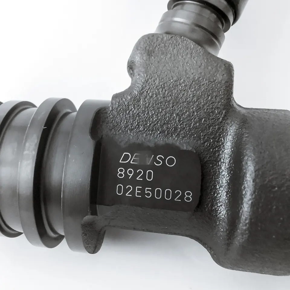 Diesel Fuel Common Rail Injector 095000-892# 095000-8920 for ME300330 ME304627 Fuso 6M60