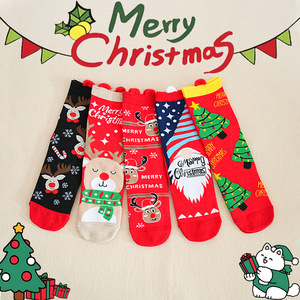 Calcetines de media pantorrilla para otoño e invierno, con diseño navideño de dibujos animados de Papá Noel, renos y copos de nieve, para mujeres y hombres. - Product Image 1