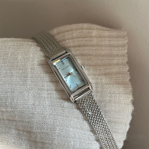 Reloj de Mujer 2026 con Correa de Acero Inoxidable Trenzada Dorada Vintage y Esfera Cuadrada - Product Image 3