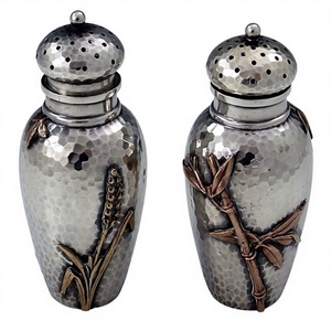 Ensemble de salières et poivrières en métal martelé de qualité supérieure, élégants récipients à assaisonnements pour la maison, la cuisine, l'hôtel, la table de restaurant - Product Image 1