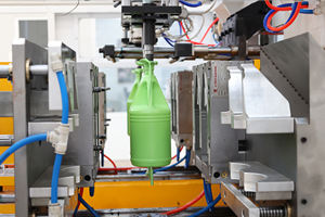 Автоматическая высокоскоростная экструзионно-выдувная машина для производства флаконов из ПП/ПНД объемом 500 мл, 1 л, 2 л для моющих средств и моющих средств для стирки - Product Image 4