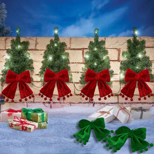 Ornement de Noël en velours rouge avec nœuds et pompons, 3 tailles, décoration intérieure classique, 7 pouces de haut, artisanal, décoration de fêtes personnalisée - Product Image 5