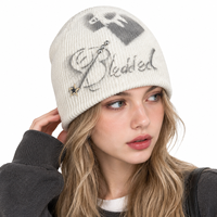 Bonnet tricoté Y2K Graffiti unisexe côtelé pour l'hiver, avec écusson étoile métallique et rivets argentés, sans revers, dessus rond, style streetwear, bonnet court