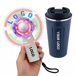 Mini ventilateur lumineux personnalisé avec logo et message, alimenté par piles, pour cadeaux promotionnels d'entreprise, événements, fêtes de mariage et faveurs. Vente en gros. - Product Image 1