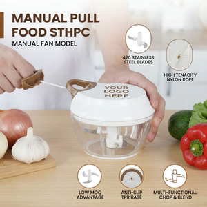 Picadora Manual de Verduras Multifuncional con 3 Cuchillas, Recipiente de Acero Inoxidable y Velocidad Ajustable - Product Image 1