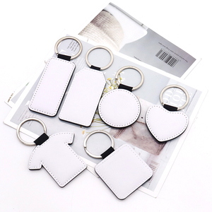 Llaveros Personalizados de Dibujos Animados con Impresión de Lujo a Doble Cara por Sublimación, Anillas de Aleación de Zinc para Llaveros de Cuero en Blanco y Otras Anillas - Product Image 1