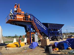 Centrale à béton mobile XINYU de type HZS60 avec convoyeur à vis, moteur et PLC, alimentée électriquement pour les équipements de construction - Product Image 3