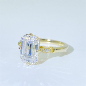 Vermeil 925 Sterling Zilver Emerald Cut Moissanite Ring D Kleur VVS 7*10mm Bruiloft Sieraden Vrouwen - Product Image 3