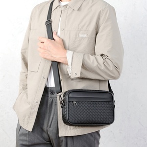 Bolso Deportivo Cruzado/de Hombro de PU para Hombre, Moderno, Transpirable, Impermeable, de Color Sólido, Multifuncional, Organizador Portátil - Product Image 3