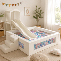 Équipement de jeu souple blanc avec double toboggan et piscine à balles transparente, aire de jeux commerciale pour location d'événements et fêtes d'anniversaire
