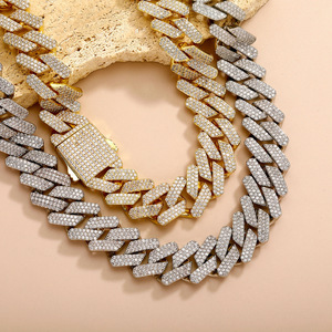 สร้อยคอฮิปฮอปแร็ปสไตล์ยุโรปและอเมริกาสำหรับผู้ชาย ทองแดงคุณภาพสูงประดับเพชรเซอร์โคเนีย ขนาด 20 มม. ดีไซน์โซ่คิวบาสุดพิเศษ ขายส่ง - Product Image 1