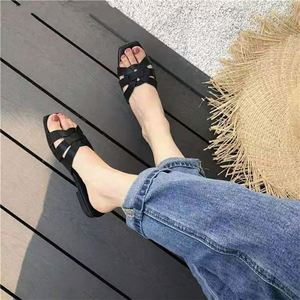 Sandali YZ all'ingrosso economici casual da donna, scarpe estive nuove con tacco basso, ciabatte da spiaggia piatte in stile europeo e americano - Product Image 6