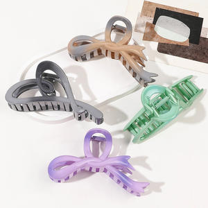 Pinces à cheveux géantes en plastique en forme de papillon, pince à cheveux requin, 12 cm, simples, creuses, mignonnes, pinces pour filles, pinces à cheveux pour femmes - Product Image 3