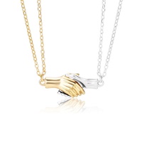 Collier de couple unique avec pendentif aimanté en forme de paume, pour femmes et hommes, avec chaînes en forme de mains entrelacées, cadeaux pour amoureux, Saint-Valentin