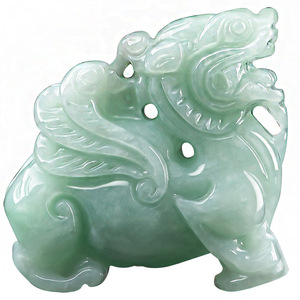 <span class=keywords><strong>Pendentif</strong></span> creux en <span class=keywords><strong>émeraude</strong></span> naturelle du Myanmar, jade birman, motif Kirin volant ethnique, chaîne en bambou, vert clair glacé, vente en gros - Product Image 5