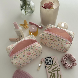 Bolsa de maquillaje de flores de diseño personalizado, bolsa de cosméticos con decoración de lazo, neceser esencial de viaje, bolsa de maquillaje de <span class=keywords><strong>pana</strong></span> hecha a mano - Product Image 6