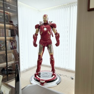 <span class=keywords><strong>Iron</strong></span> <span class=keywords><strong>Man</strong></span> MK50 Anti-Hulk armatura <span class=keywords><strong>1</strong></span> <span class=keywords><strong>1</strong></span> grande corpo completo luminoso MK7 scultura in resina per soggiorno decorazioni per pavimenti interni - Product Image 3