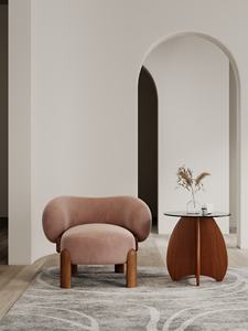 Fauteuil de salon en tissu de couleur neutre avec base en bois massif - Product Image 1