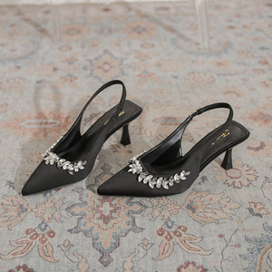 Zapatos de Tacón Alto Negros de Satén con Tira Trasera, Punta Puntiaguda, Tacón de Aguja, Decorados con Pedrería, Zapatos de Tacón Alto a la Moda - Product Image 1