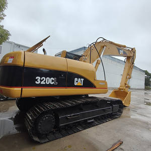 Occasion : Excavatrice sur chenilles 320CL, modèle 2023, poids opérationnel 20 tonnes, moteur et pompe en bon état, prix attractif - Product Image 1