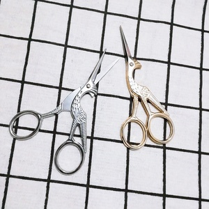 Cần cẩu lớn RTS với loại vương miện bền thép không gỉ cổ điển thêu kéo - Product Image 5