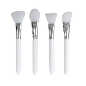 Brocha de Silicona para Mascarillas Faciales con 4 Formas, Suave, para Cuidado de la Piel, Aplicación en Spa, Mezcla de Mascarillas Faciales, para Salón de Belleza, para Mujeres - Product Image 5