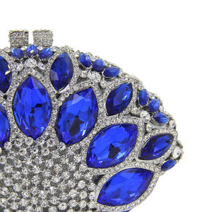 Bolso de Noche Formal de Lujo para Mujer con Pedrería, Cartera de Mano Brillante con Cristales en Forma de Corona, Bolso Deslumbrante para Cóctel o Cena - Product Image 6