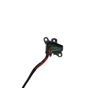G28A-58-4B1B ปุ่มสวิตช์มือจับประตูด้านหน้าขวาสำหรับมาสด้า 6 ระบบควบคุมแบบสัมผัสชิ้นส่วนเดิม - Product Image 3