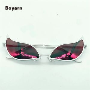 ボヤーン卸売アニメワンピースドフラミンゴジョーカーテックパンクスタイルキャットアイサングラス男性女性コスプレサイバーパンクグラス - Product Image 2