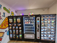 Distributeur automatique intelligent Focusvend pour l'extérieur, type casier mystère, pour jouets en boîte surprise, snacks et boissons, machine maîtresse et esclave 2-en-1