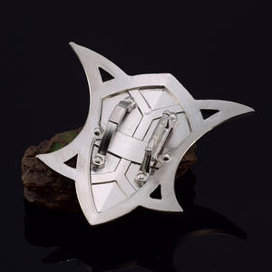 Legend of <span class=keywords><strong>Zelda</strong></span> Zora Shield 83g artesanías de Metal de alta calidad se pueden personalizar arma de Metal modelo espada llavero colgante - Product Image 4