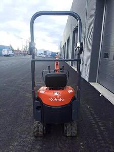 Mini-excavatrice Kubota K008-3 d'occasion, moteur diesel, petite pelle sur chenilles, prix avantageux, machine fiable à vendre. - Product Image 2