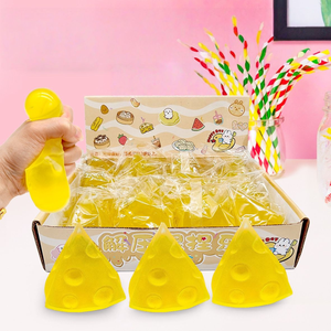 Juguete Blandito de Malta de Queso Mini al por Mayor, Juguete Sensorial de Compresión de Subida Lenta, Juguete Blandito Antiestrés para Niños - Product Image 1