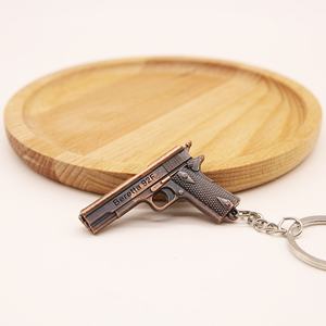 Llavero de pistola de metal con impresión UV a color personalizada, impermeable, modelo de juguete, accesorio colgante, regalo al por mayor - Product Image 6