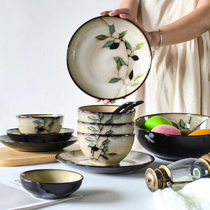 Vente flash : Ensemble de vaisselle en céramique grise émaillée flamboyante, bols et assiettes à riz créatifs de style japonais en porcelaine fine, dessinés à la main - Product Image 2