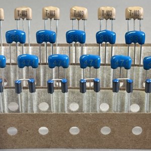 Chì Ferrite hạt cuộn cảm ba thiết bị đầu cuối LC Trio Lọc emifil ức chế tiếng ồn - Product Image 1