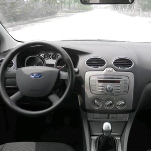 <span class=keywords><strong>Ford</strong></span> <span class=keywords><strong>Focus</strong></span> berline <span class=keywords><strong>2013</strong></span>, conduite à gauche, essence bon marché, voitures d'occasion chinoises à l'exportation, bon état, transmission manuelle, Euro VI - Product Image 6