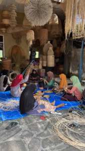 Vente en gros de sacs à main en rotin Lombok tissé papillon, poignée circulaire, sac Ata avec design artisanal indonésien, artisanat en osier - Product Image 6