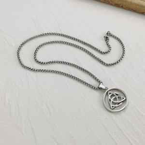 สร้อยคอจี้นอร์สแบบวินเทจทำจากสแตนเลสกล่องดีไซน์แบบผูกเงื่อนแบบไอริชสำหรับเครื่องประดับไวกิ้งครบรอบ - Product Image 2