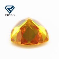 Qualité 5A 3x3-12x12mm, jaune doré, zircone cubique, gemmes en vrac, taille diamant synthétique, forme de trillion, pierres CZ