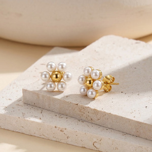 Boucles d'oreilles clous en forme de fleur en acier inoxydable plaqué or et rhodium avec zircon, imitation perle, bijoux classiques et tendance pour femme, cadeau - Product Image 5
